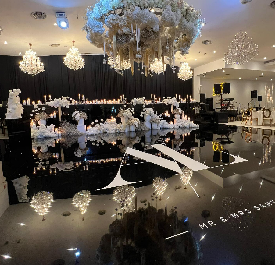 Black Super Gloss Seamless Floor